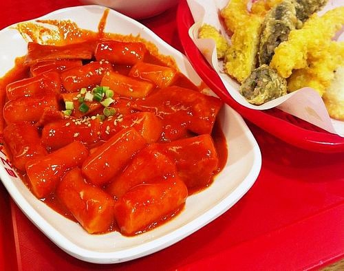Dạo quanh Hàn Quốc với những món ăn vặt nổi tiếng dưới đây.