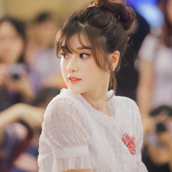 Vẻ đẹp của những mỹ nhân sinh năm 1995 của showbiz Việt