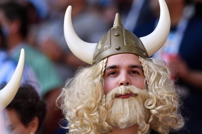 World Cup 2018: Nước nào có cổ động viên “lầy lội” và chịu chơi nhất?