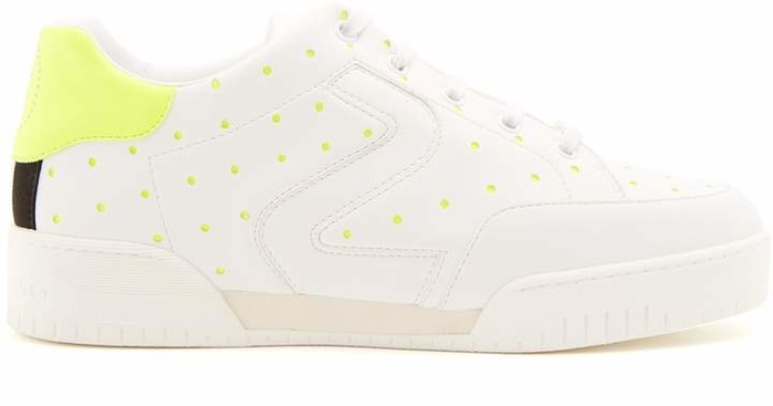 15 đôi sneaker đang làm mưa làm gió trong mùa hè này