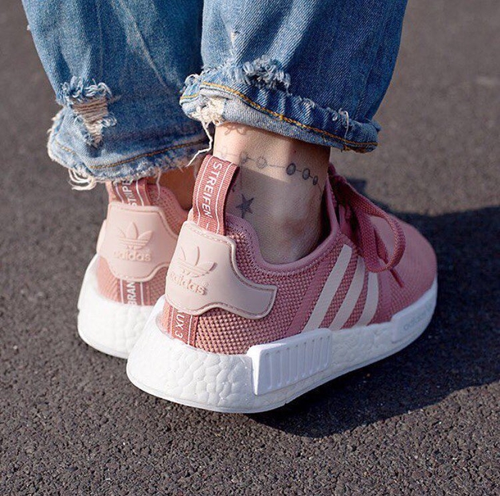 15 đôi sneaker đang làm mưa làm gió trong mùa hè này