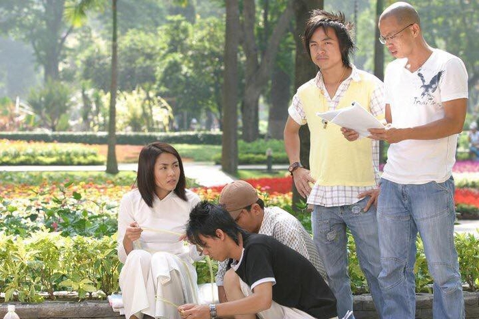 Hé lộ loạt ảnh hậu trường thú vị của Bỗng dưng muốn khóc