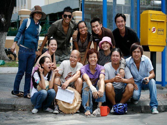 Hé lộ loạt ảnh hậu trường thú vị của Bỗng dưng muốn khóc