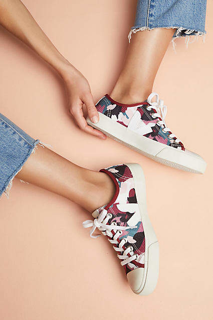15 đôi sneaker đang làm mưa làm gió trong mùa hè này