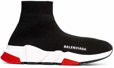 15 đôi sneaker đang làm mưa làm gió trong mùa hè này