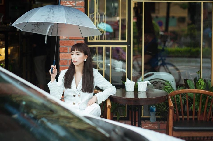 Ảnh hot sao Việt: Gil Lê hầm hố, Rima Thanh Vy khoe chân dài