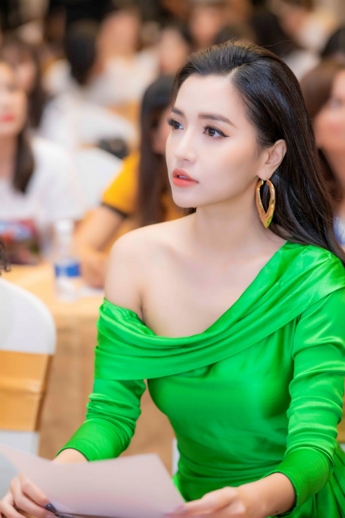 Bạn đồng môn trong showbiz Việt: Người thành sao, người vẫn lận đận