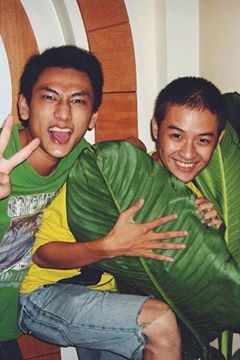 Bất ngờ với những tấm ảnh của các sao nam Việt thời còn bổ luống