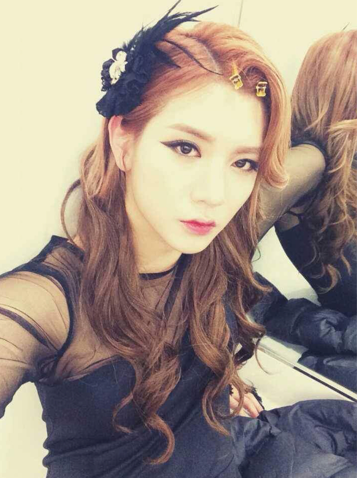 Idol Kpop bị nhầm lẫn thông tin trên Google một cách khôi hài