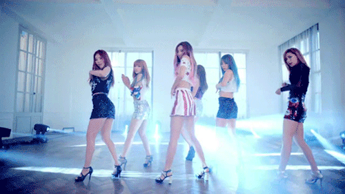 Các girlgroup chuyển từ ngoan hiền sang hở bạo: Người thành công