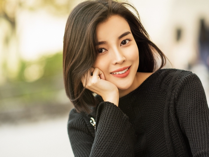Cao Thái Hà bị đào mộ ảnh thời chưa thẩm mỹ