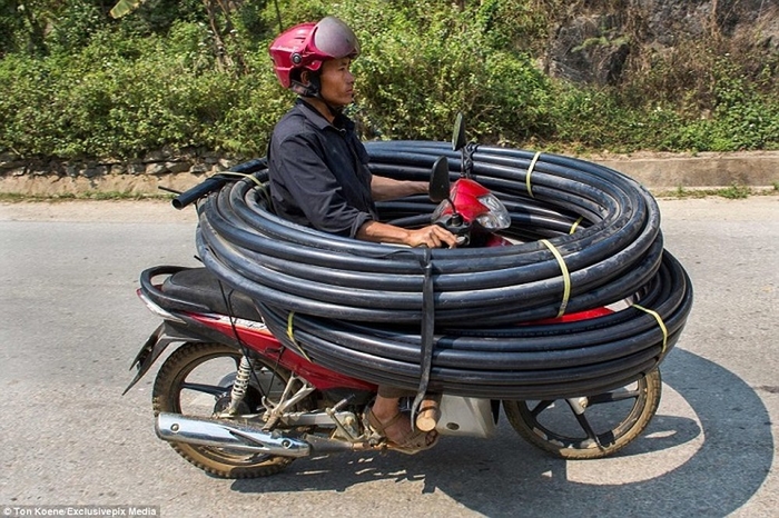 Chết cười với bộ ảnh 1001 cách vận chuyển hàng hóa bá đạo nhất quả đất