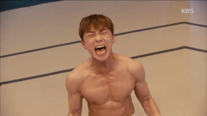 Chị em lại “đào mộ” loạt ảnh body ngày trước của “phó chủ tịch Lee”