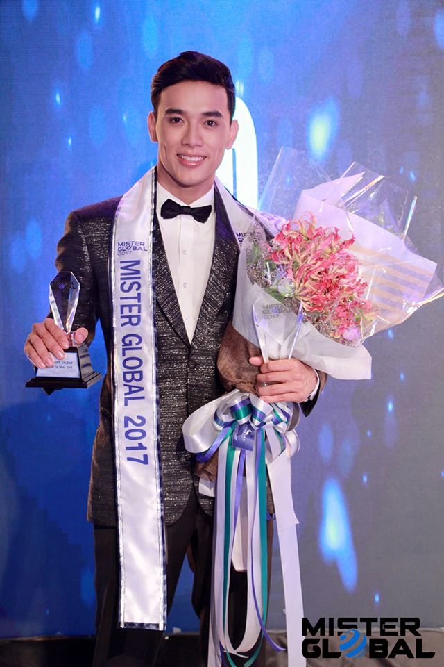 Chi nguyen va nhieu my nhan Viet lao dao vì su co nho doi ơ dau truong nhan sac