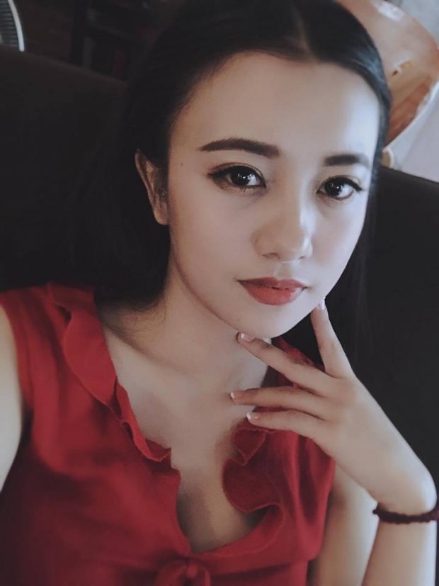 “Chị Ong Vàng” Phạm Thúy Quỳnh trưởng thành không nhận ra ở tuổi 21