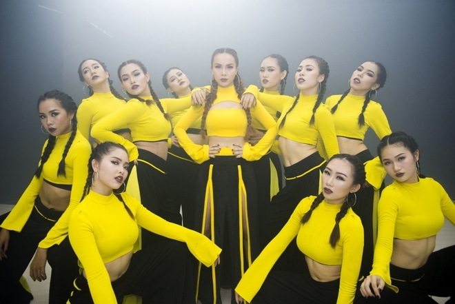 Chuyện hậu trường hài hước đằng sau sản phẩm nghệ thuật của sao Việt