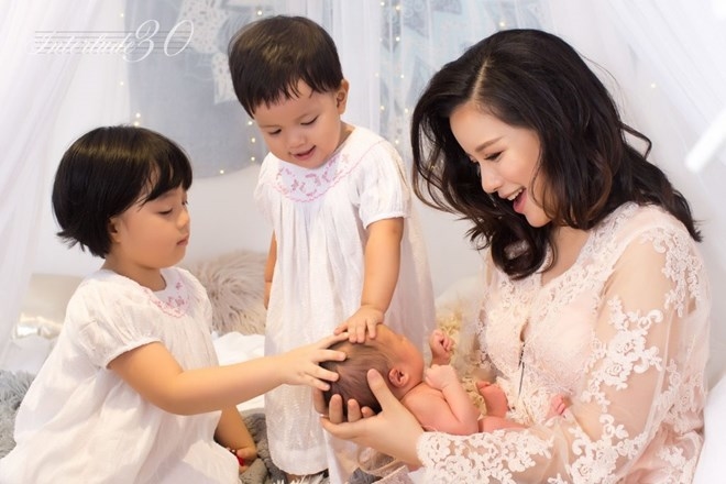 Chuyện nuôi con tốn kém tiền tỷ của các bà mẹ Việt
