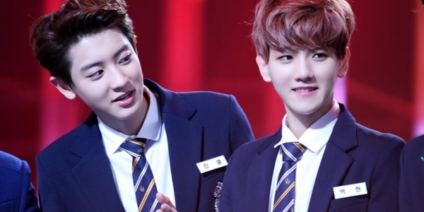 Couple Kpop cứ đứng chung một khung hình là lại khiến fan bấn loạn
