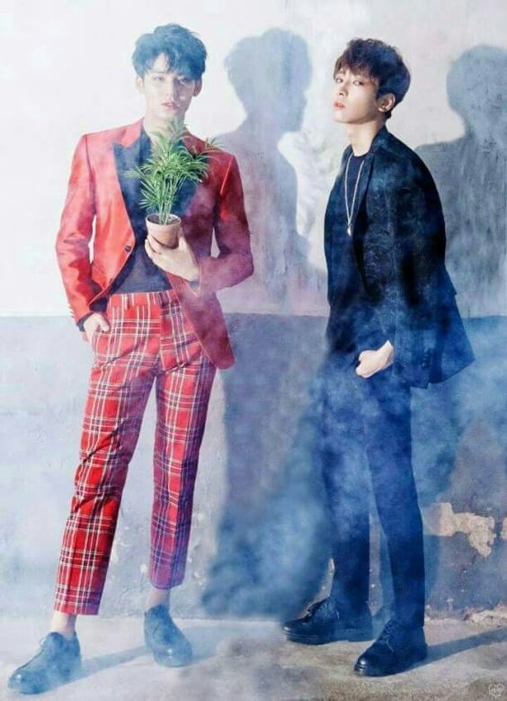 Couple Kpop cứ đứng chung một khung hình là lại khiến fan bấn loạn