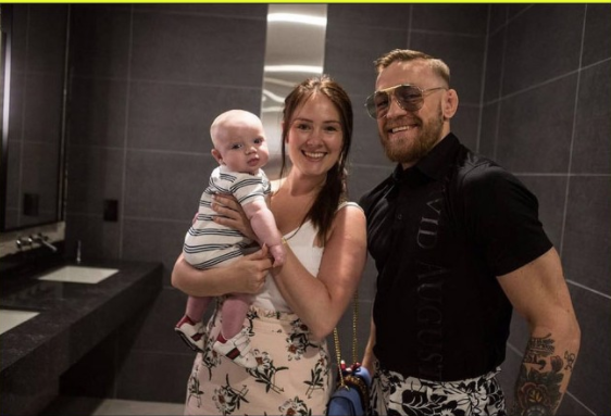 Cái kết đầy viên mãn trong cuộc sống hôn nhân của võ sĩ Conor McGregor