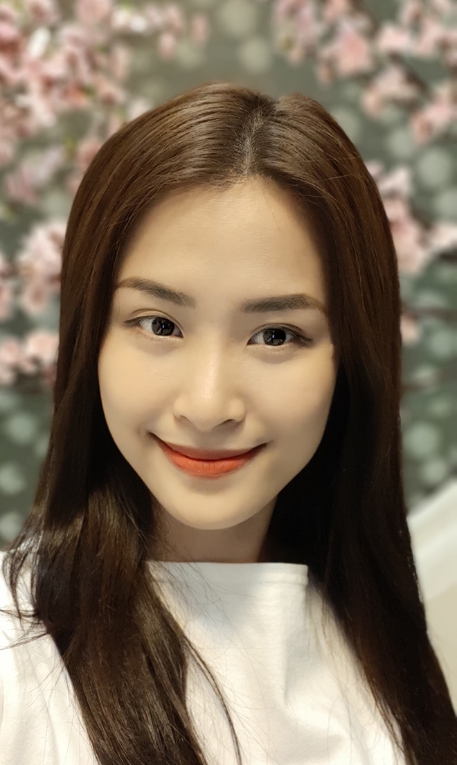 Đằng sau những tấm ảnh hút like của sao Việt là hậu trường lầy lội