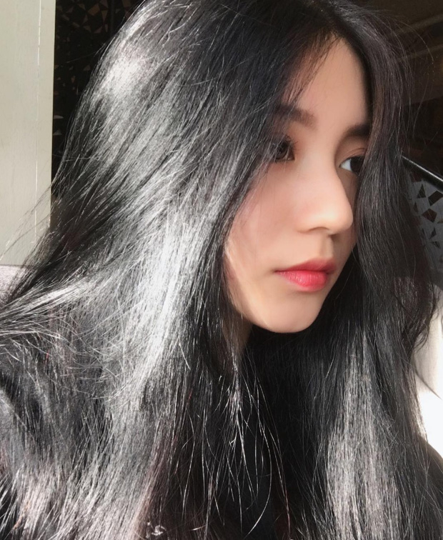 Đọ góc nghiêng của các hotgirl, ai mới sở hữu góc nghiêng thần thánh