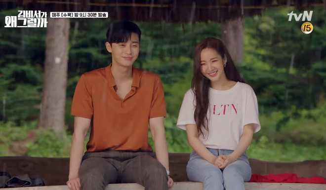 “Thư kí Kim” - Park Min Young trong phi mặc đồ đụng hàng toàn sao lớn