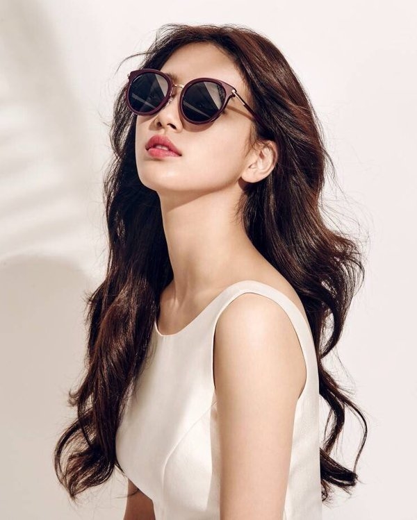 Dù có thay đổi bao nhiêu kiểu, thì con gái cũng thích mê tóc xoăn dài