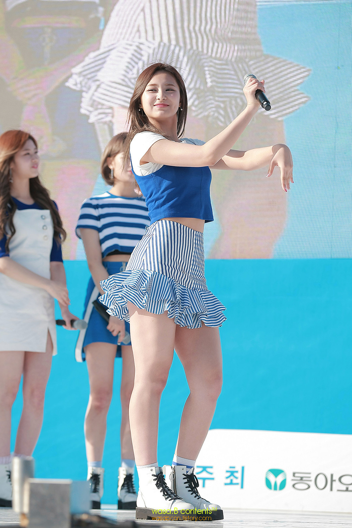 Dù là nữ thần nhan sắc, những idol sau vẫn có khuyết điểm đáng tiếc