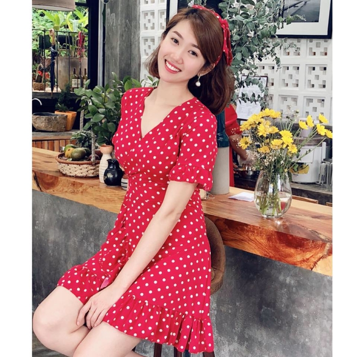 Gu thời trang tắt kè hoa của nàng dâu đang bị ghét nhất màn ảnh Việt