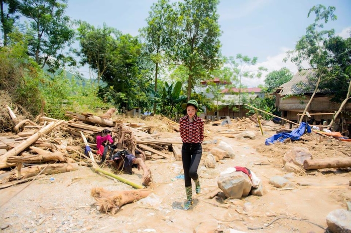 Học lỏm ngay các bí quyết mặc lại đồ cũ mà vẫn phong cách 5 sao Việt