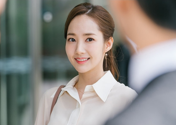 Học ngay công thức chăm sóc làn da đẹp ngời ngời như Thư ký Kim