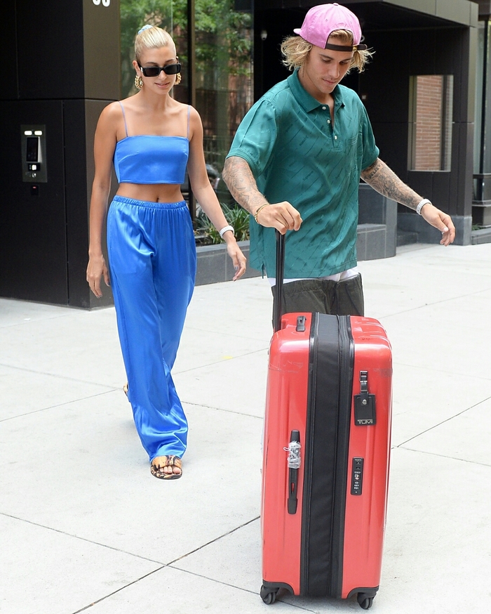 Hơn 8 triệu “like” cho bức ảnh Justin Bieber và vợ sắp cưới hôn nhau