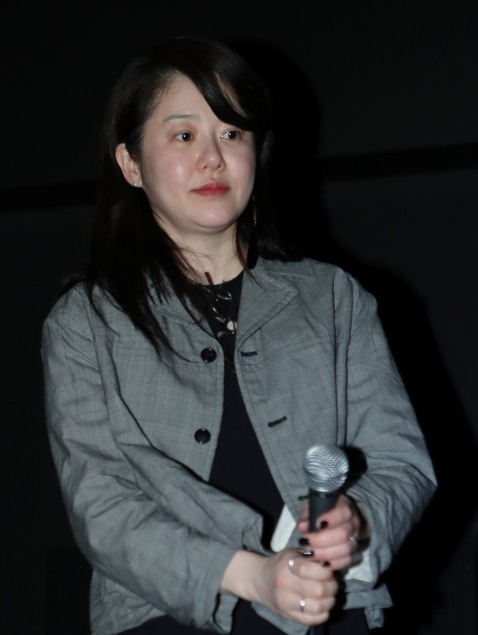 Ket hon voi dai gia, cuoc song cua sao Han lieu co len doi