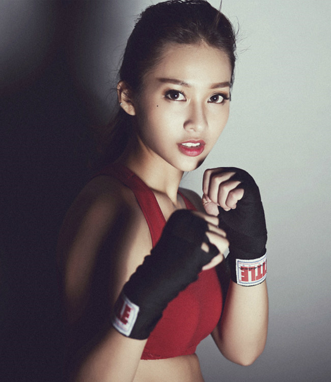 Đời tư đầy tai tiếng của Khả Ngân, nữ chính Hậu duệ mặt trời bản Việt