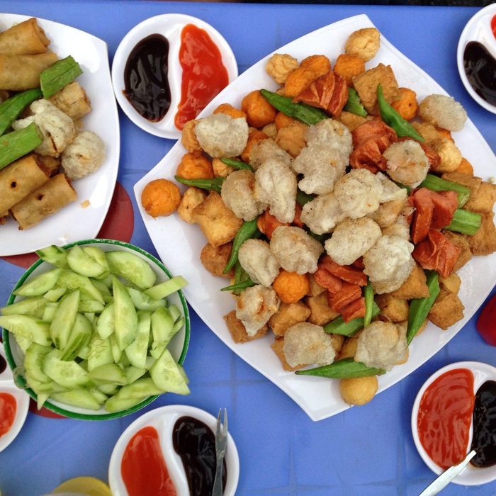 Khám phá những con phố ăn vặt nổi tiếng bậc nhất Sài Thành