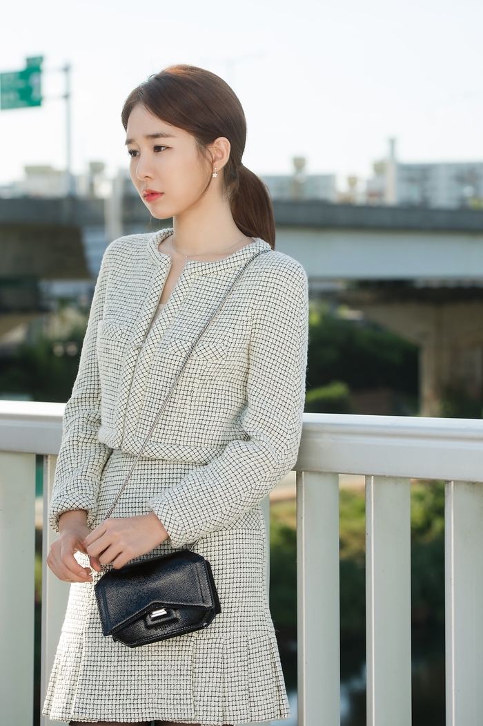 Khi nữ phụ “lấn lướt” cả nữ chính vì phong cách thời trang quá thu hút