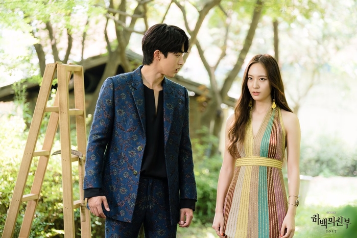 Khi nữ phụ “lấn lướt” cả nữ chính vì phong cách thời trang quá thu hút
