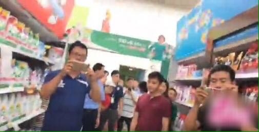 Khổ như sao Việt “chạy show”: người bị đánh, người mang cả dàn vệ sĩ