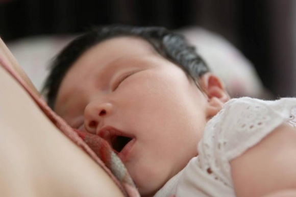 Loạt ảnh đáng yêu của con gái siêu mẫu Hà Anh