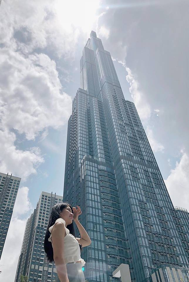 Loạt sao Việt khoe ảnh sống ảo cực chất ở toà nhà Landmark 81
