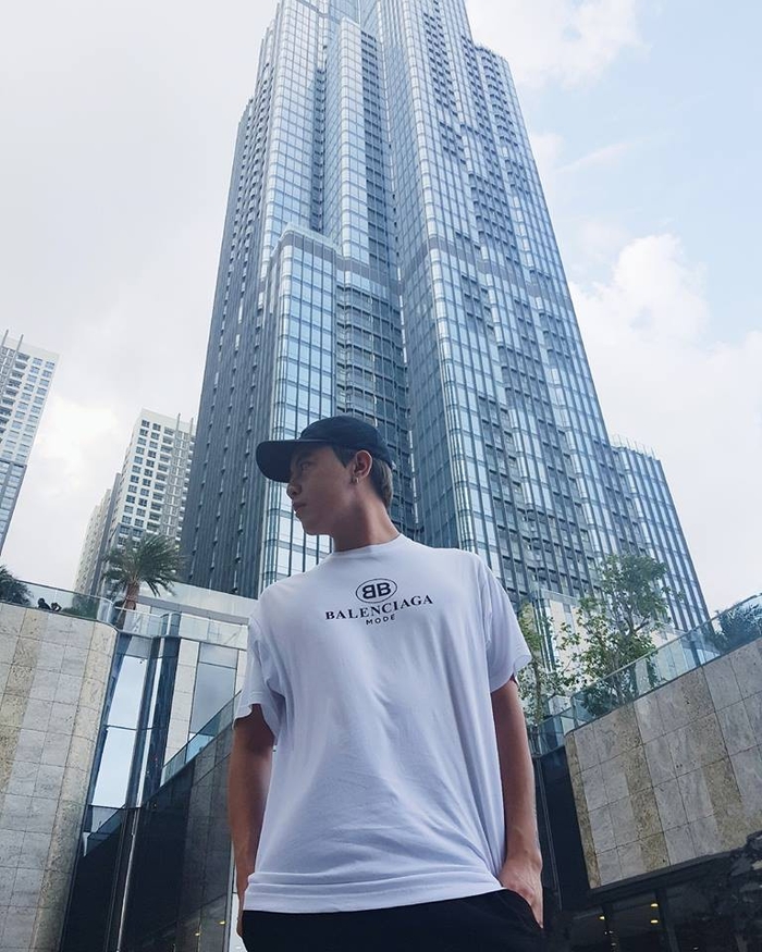 Loạt sao Việt khoe ảnh sống ảo cực chất ở toà nhà Landmark 81