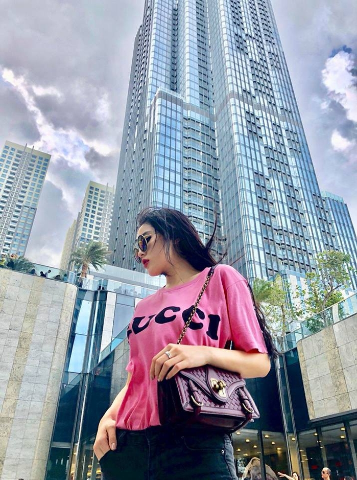 Loạt sao Việt khoe ảnh sống ảo cực chất ở toà nhà Landmark 81