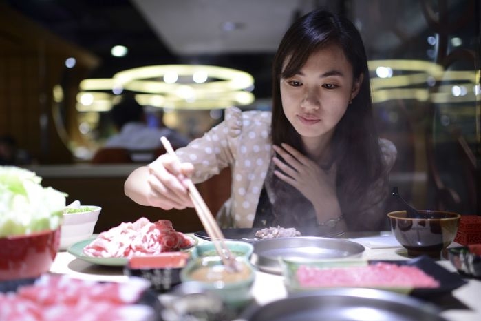 Lý do vì sao các nàng kiêng khem đến lả người mà vẫn mập?