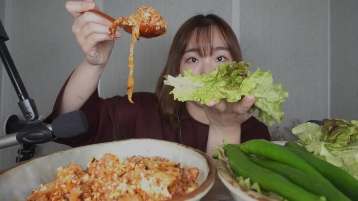 Mẹo chăm sóc da cực hiệu quả dành cho những cô nàng da dầu
