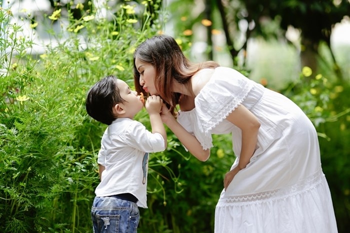 Quý tử nhà Khánh Thi - Phan Hiển đã khiêu vũ chuyên nghiệp mới 3 tuổi