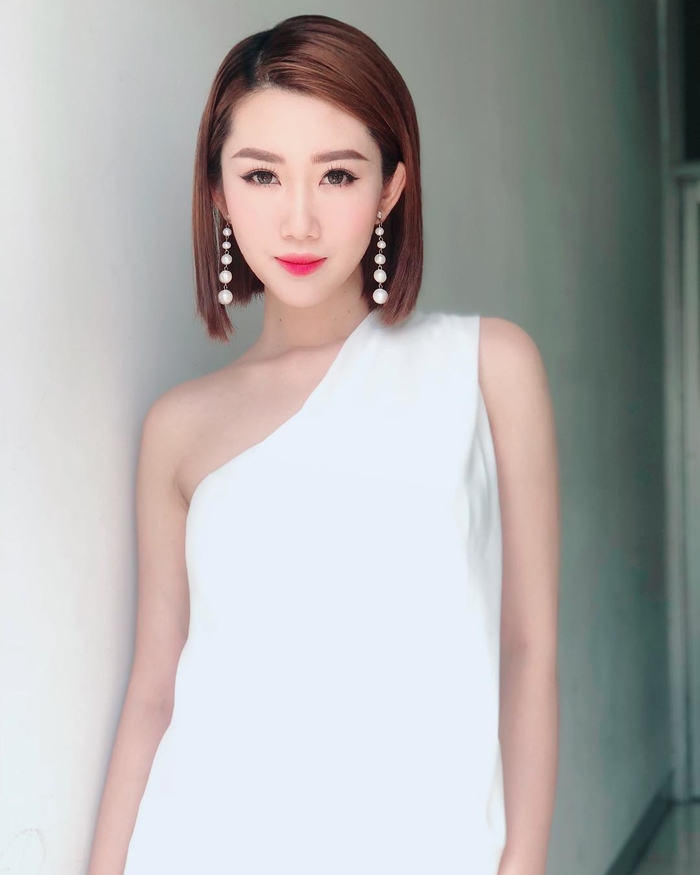 Ngắm nhìn vẻ gợi cảm, quyến rũ của 2 “ác nữ” trong “Gạo nếp, gạo tẻ”