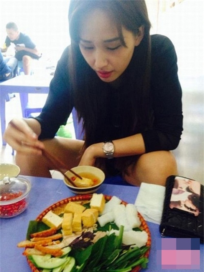 Ngoài Hari Won, còn đầy sao Việt thả ga ăn uống đâu cần giữ hình ảnh