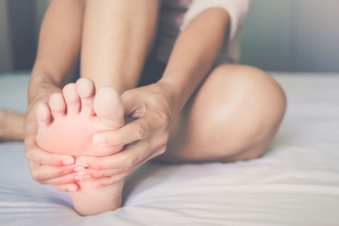 Nguyên nhân khiến ngón chân co rút thường xuyên và cách phòng tránh