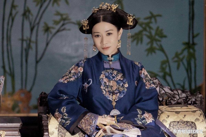 Nhàn phi Xa Thi Mạn khoe diễn xuất chỉ với nụ cười lạnh sống lưng